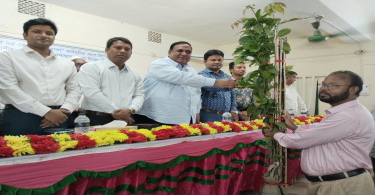 কালীগঞ্জে শিক্ষা প্রতিষ্ঠানে ফলজ বৃক্ষের চারা বিতরণ